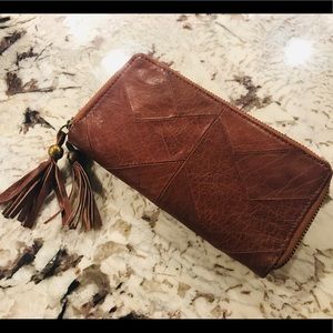 BRAND NEW Lucky Brand Leather Herringbone Wallet